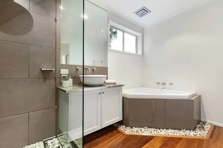 Sixth view of Homely unit listing, 5/9 King Georges Avenue, Mornington VIC 3931