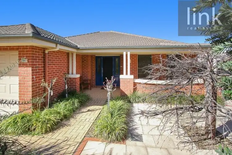 25 Honeyeater Circuit, Thurgoona NSW 2640