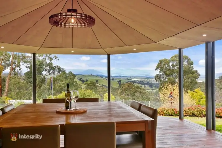 90 Uplands Road, Yarra Glen VIC 3775