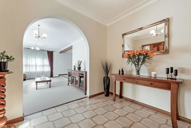 Main view of Homely house listing, 10 Carlinga Court, Gladstone Park VIC 3043
