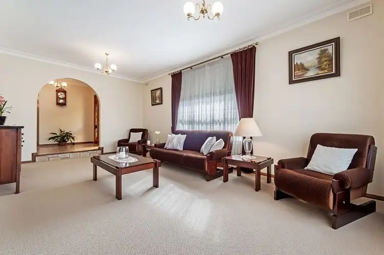 Fifth view of Homely house listing, 10 Carlinga Court, Gladstone Park VIC 3043