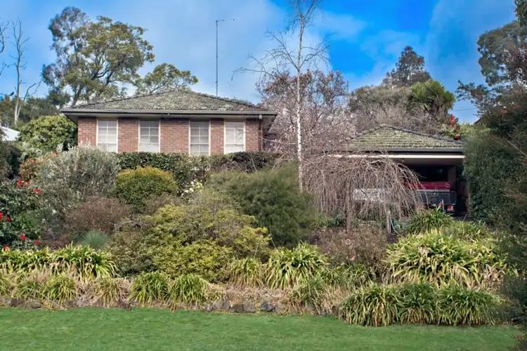 16 The Gums, Mount Clear VIC 3350