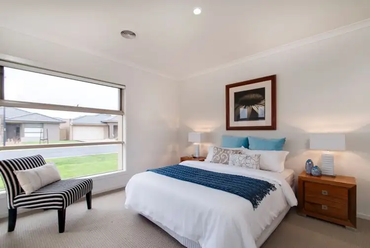 Third view of Homely house listing, 14 Warrego Circuit, Sandhurst VIC 3977