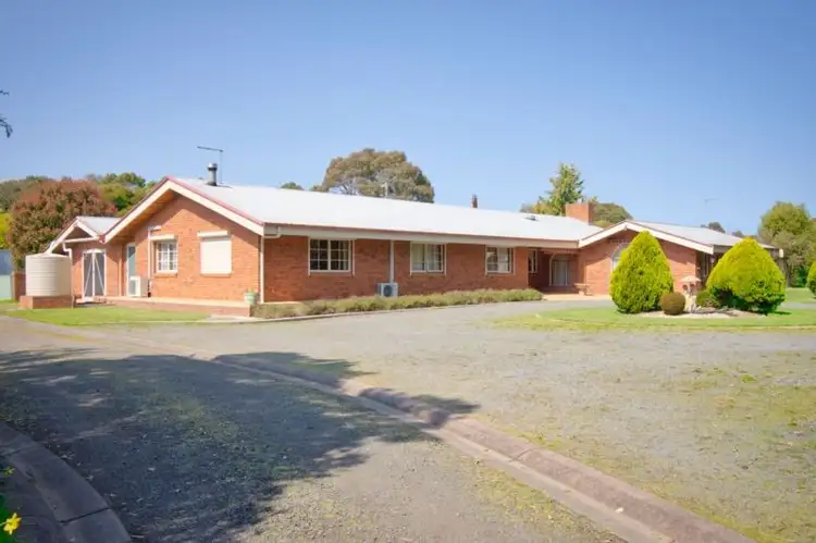 15 Blackberry Lane, Haddon VIC 3351