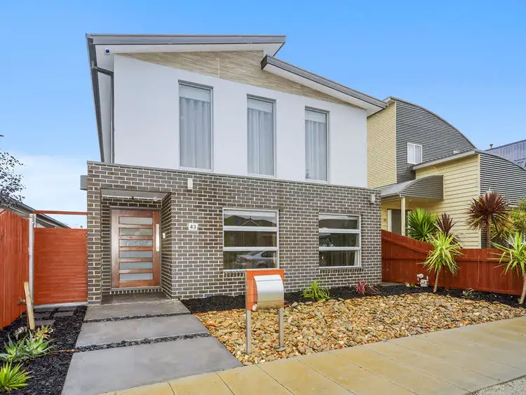 43 Pearl Bay Passage, St Leonards VIC 3223