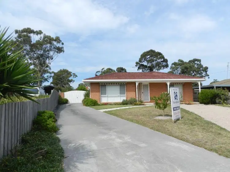 8 May Park Drive, Paynesville VIC 3880