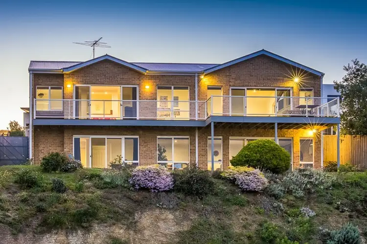 30 Montrose Place, Highton VIC 3216