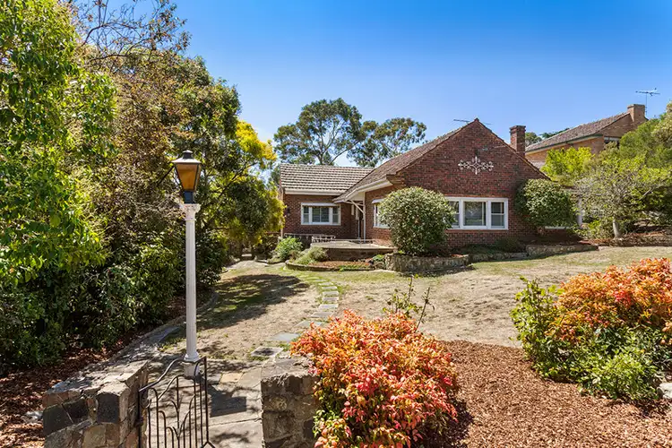 28 Otterington Grove, Ivanhoe East VIC 3079