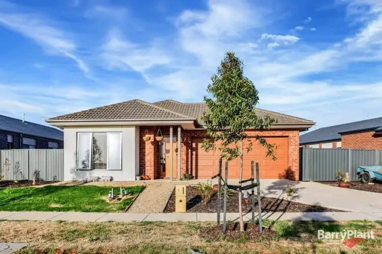 16 Bregman Esplanade, Wyndham Vale VIC 3024