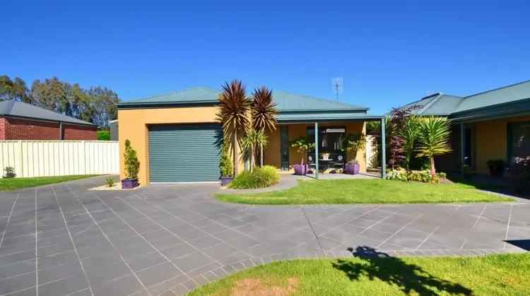 Main view of Homely townhouse listing, 3/32 Stewart Street, Mansfield VIC 3722