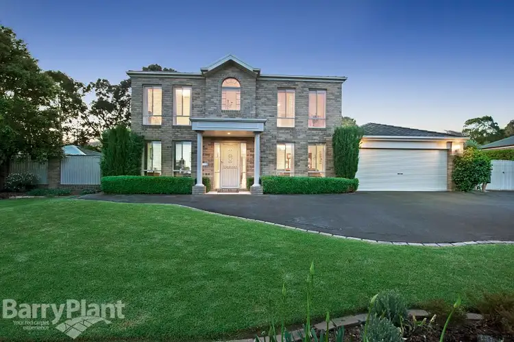 11 Hilltop Close, Narre Warren South VIC 3805