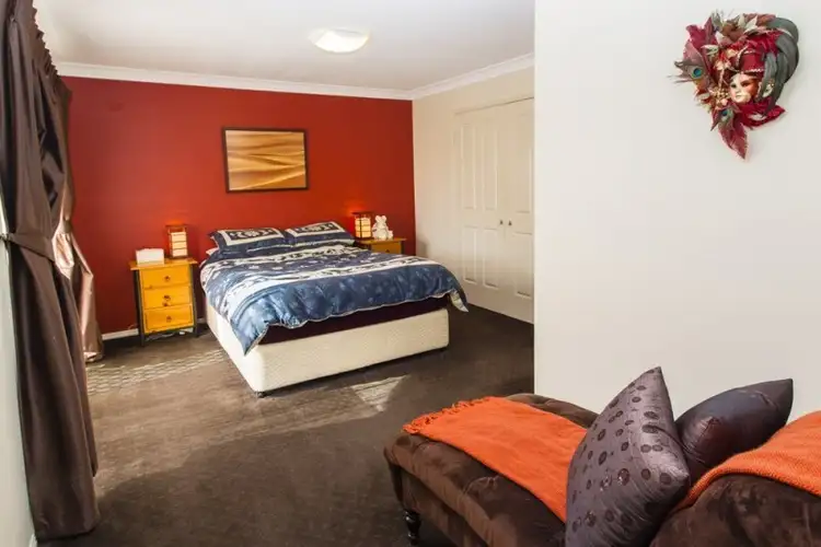 3 Joan Crt, Arana Hills QLD 4054