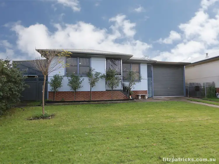 33 Gilmore Avenue, Mount Austin NSW 2650