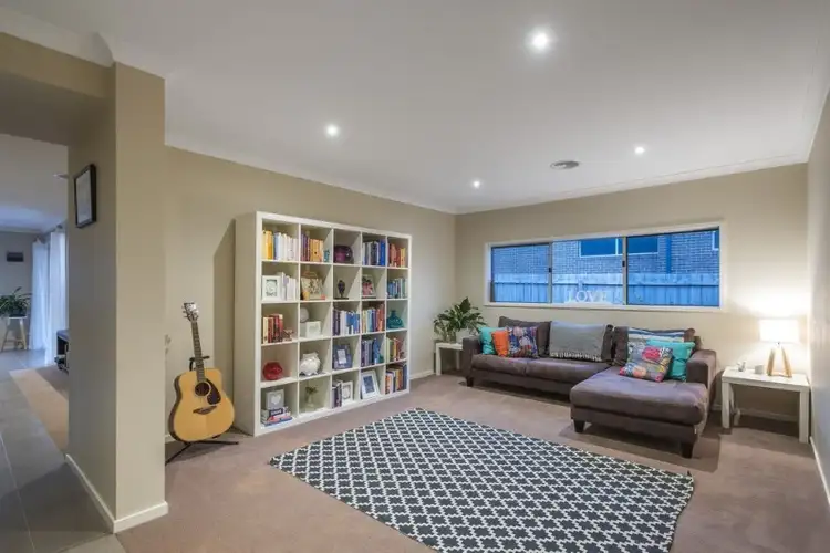 Second view of Homely house listing, 7 Longmire Court, Sunbury VIC 3429
