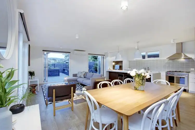 132 Sixth Avenue, Rosebud VIC 3939