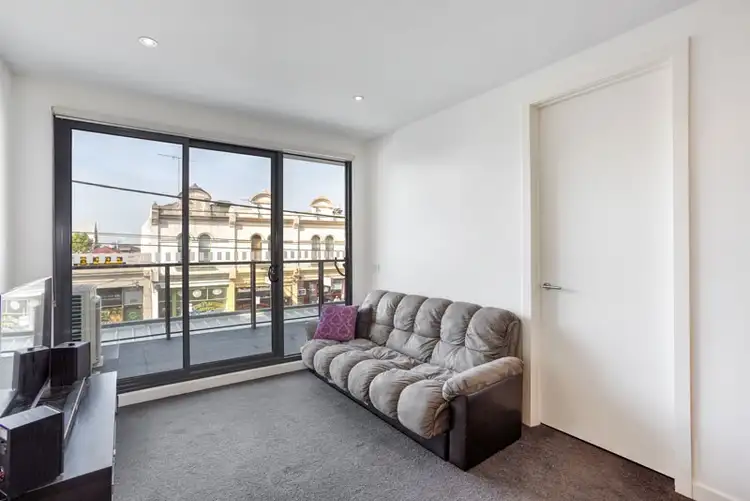 Third view of Homely apartment listing, 1/122 Maribyrnong Road, Moonee Ponds VIC 3039