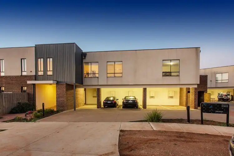 34/9 Petrea Place, Melton West VIC 3337