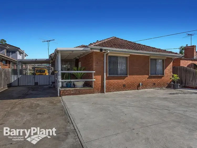 19 Taylors Road, St Albans VIC 3021
