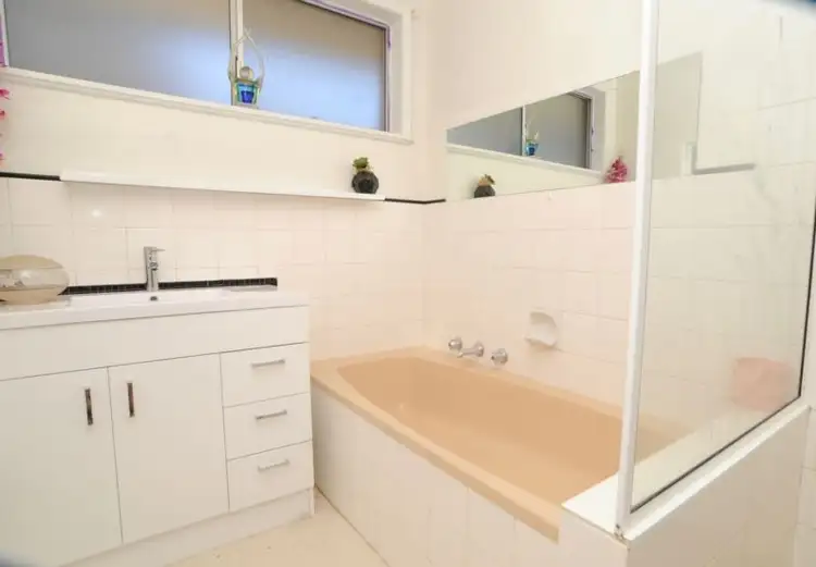 Fifth view of Homely house listing, 1 Doreen Court, Wangaratta VIC 3677