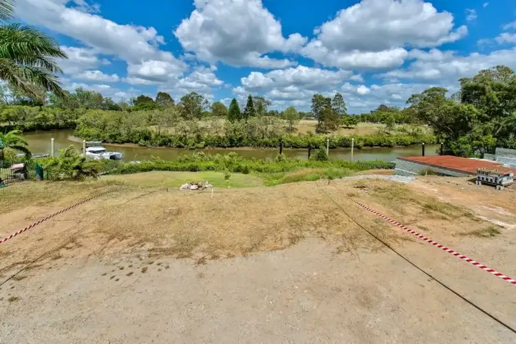 27 Vivian Street, Tennyson QLD 4105