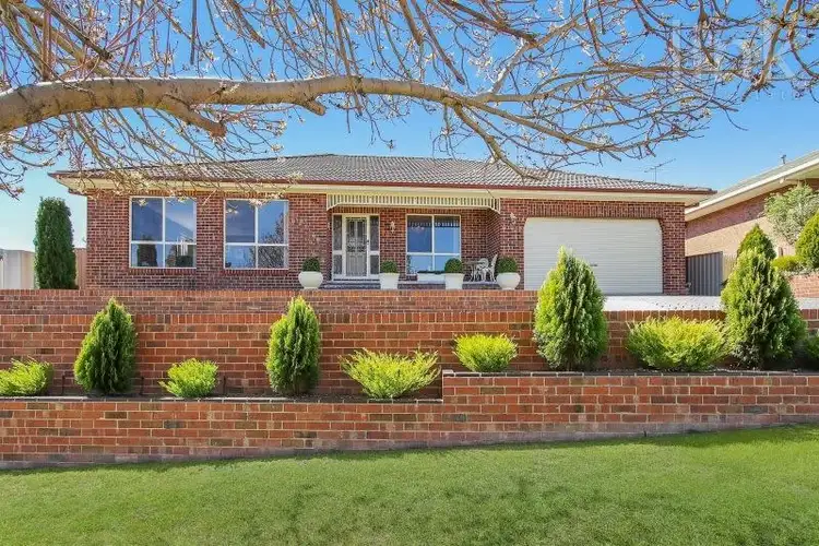 4 Chelsea Court, West Albury NSW 2640