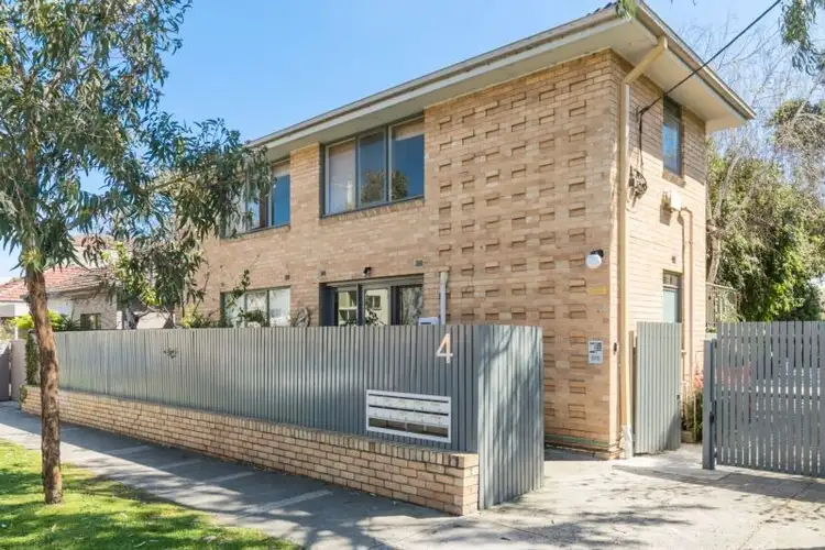 9/4 Poets Grove, Elwood VIC 3184