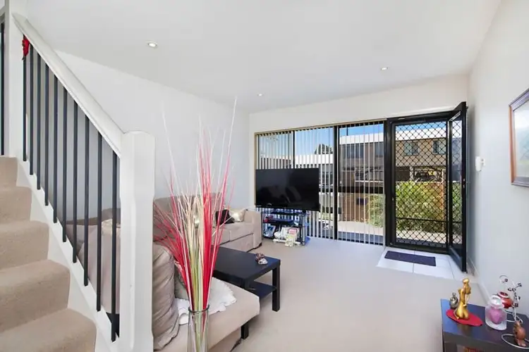 Fifth view of Homely townhouse listing, 2/15 Lingard Street, Merewether NSW 2291