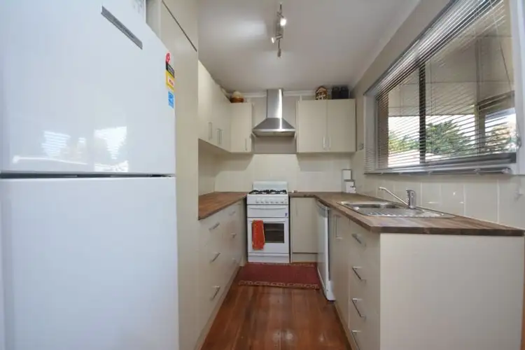 Fifth view of Homely house listing, 8 Hesse Court, Westmeadows VIC 3049