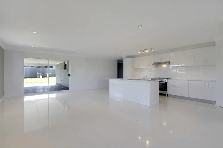 Sixth view of Homely house listing, 8 Wright Place, Goulburn NSW 2580