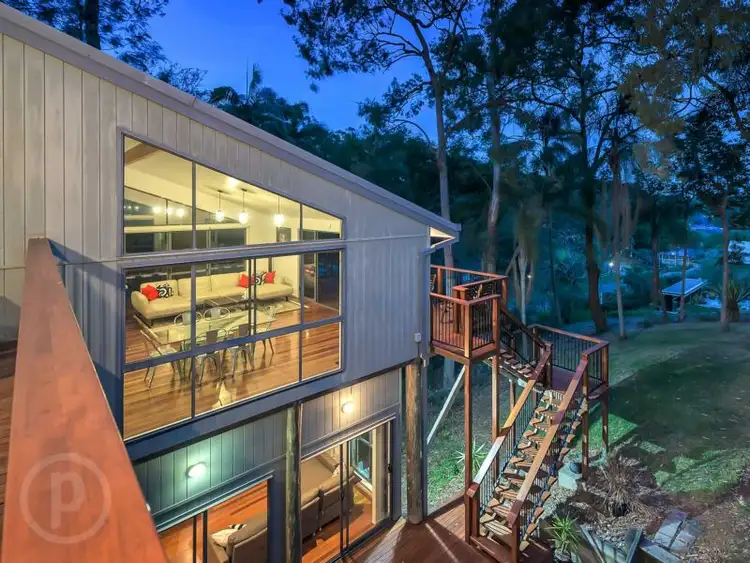 130 Simpsons Rd, Bardon QLD 4065