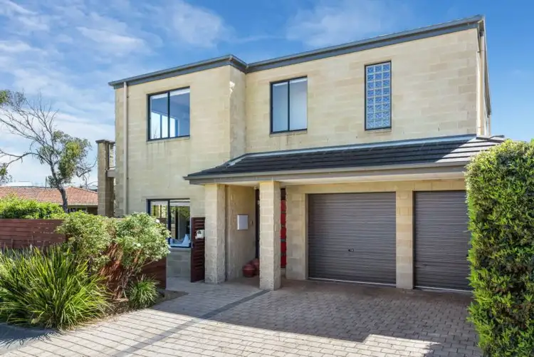14 Yacht Court, Mornington VIC 3931