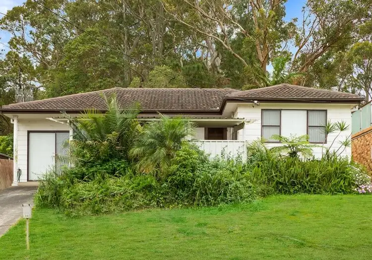33 Anglers Dr, Bateau Bay NSW 2261
