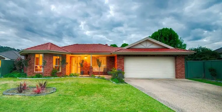 37 Robbins Drive, East Albury NSW 2640