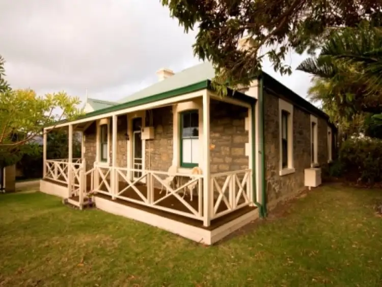 4 Symers Street, Mira Mar WA 6330