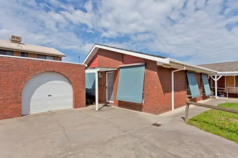 Main view of Homely unit listing, 1/421 Bevan Street, Lavington NSW 2641