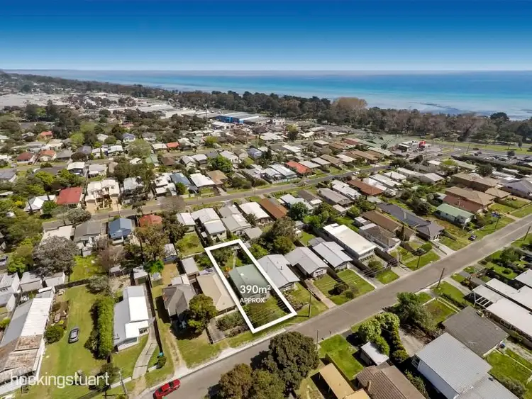 40 Fourth Avenue, Rosebud VIC 3939