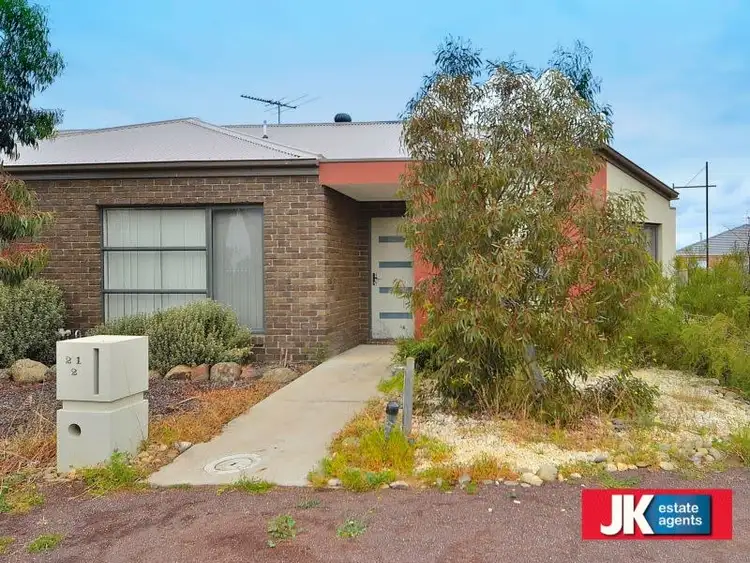 2/21 Larson Avenue, Tarneit VIC 3029