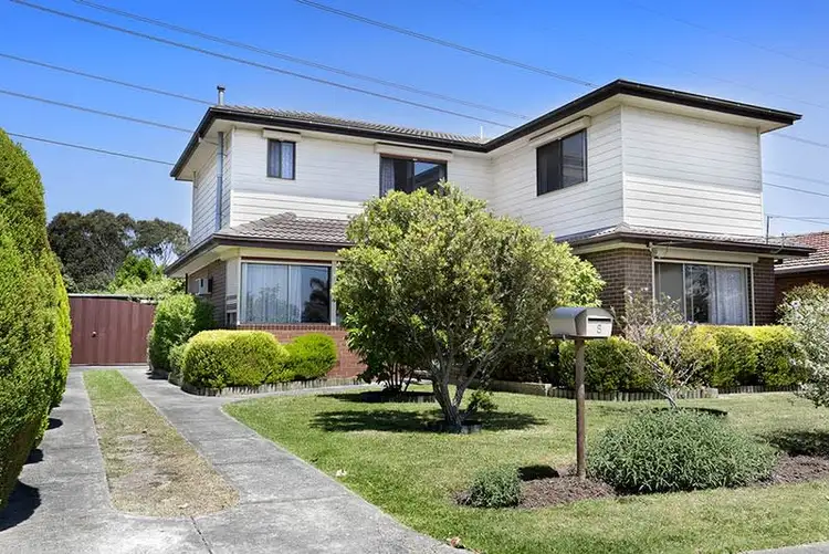 8 Redfern Crescent, Mulgrave VIC 3170