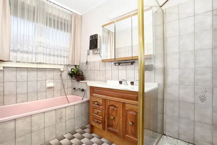 Fourth view of Homely house listing, 8 Redfern Crescent, Mulgrave VIC 3170