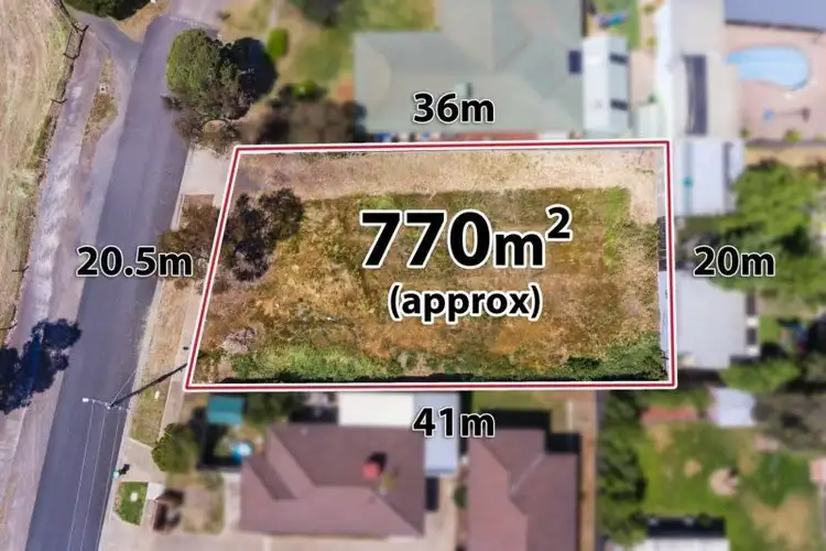 24 Creek Street, Melton South VIC 3338