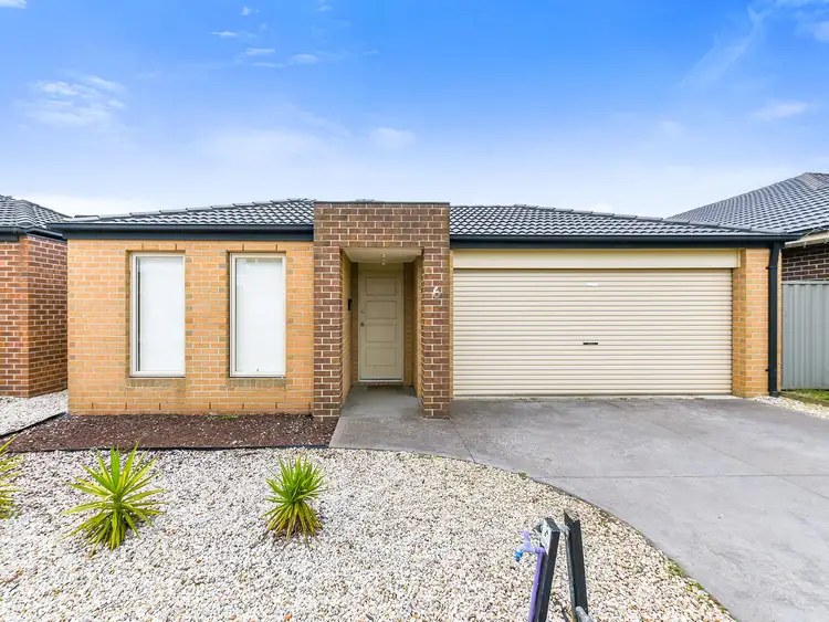 6 Aquitane Drive, Cranbourne East VIC 3977
