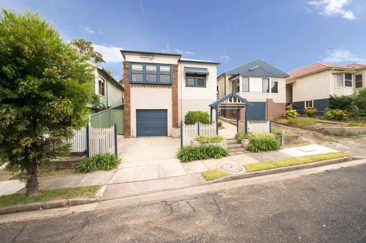 11 Cross Street, Mayfield NSW 2304