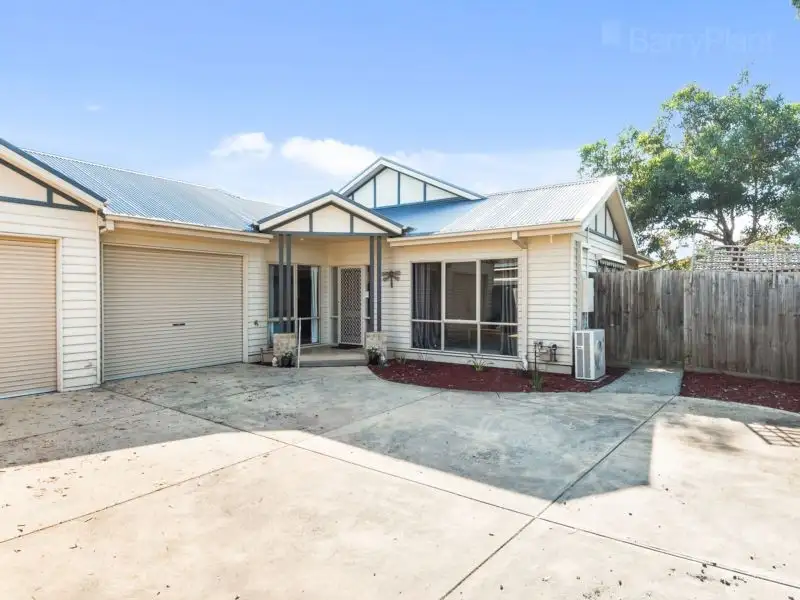 Main view of Homely unit listing, 2/17 Iris Crescent, Boronia VIC 3155