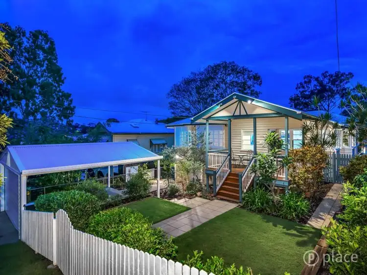 24 Ennever St, Bardon QLD 4065