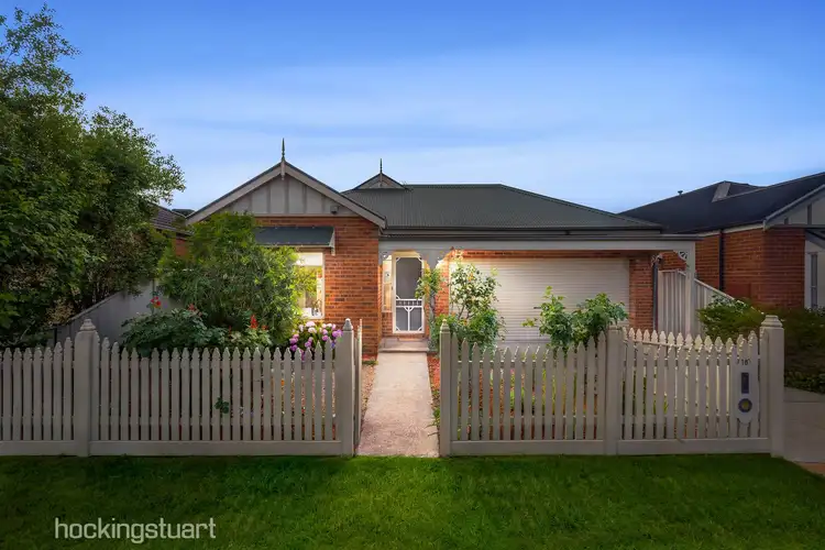 16 Cleland Way, Caroline Springs VIC 3023