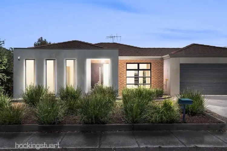 25 Fairhaven Boulevard, Melton West VIC 3337