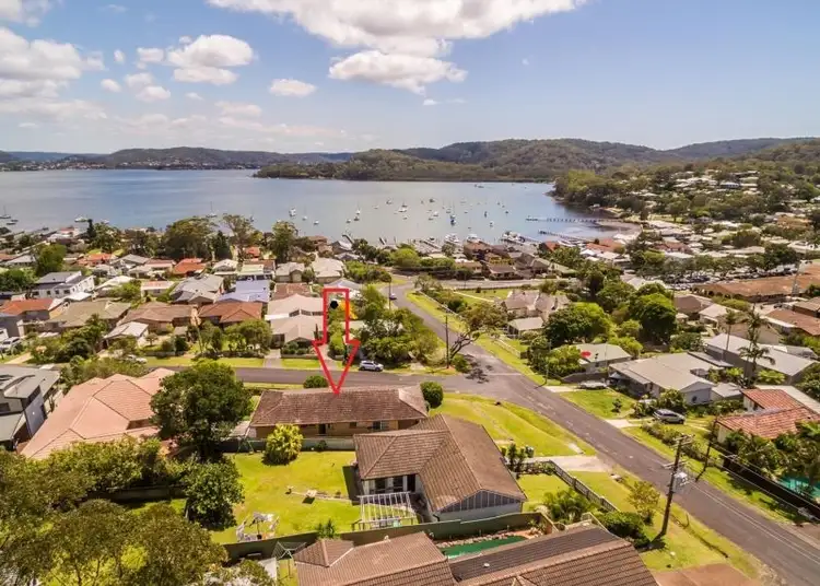 6 Brooklyn Rd, Saratoga NSW 2251