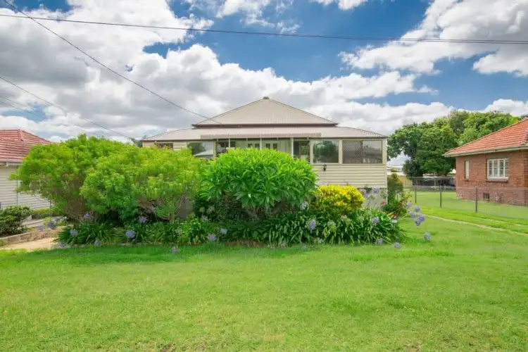 20 Easton Street, Silkstone QLD 4304