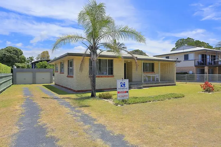 77 Esplanade, Woodgate QLD 4660