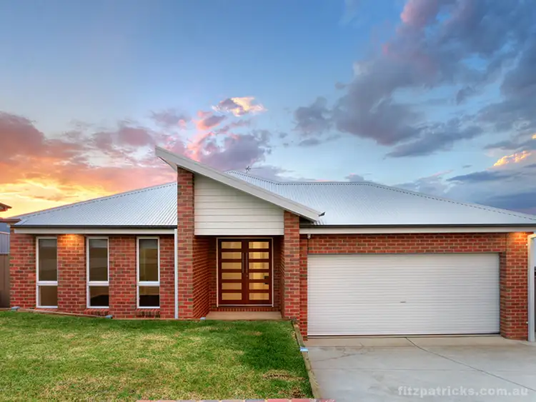 18 Murndal Place, Bourkelands NSW 2650